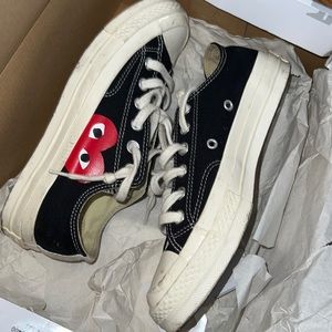 WORN TWICE ‼️ COMME DE GRAS CONVERSE ‼️ WOMEN SIZE 7